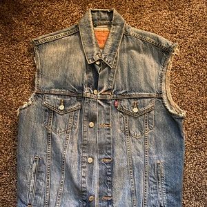 Levi’s Denim Trucker Vest